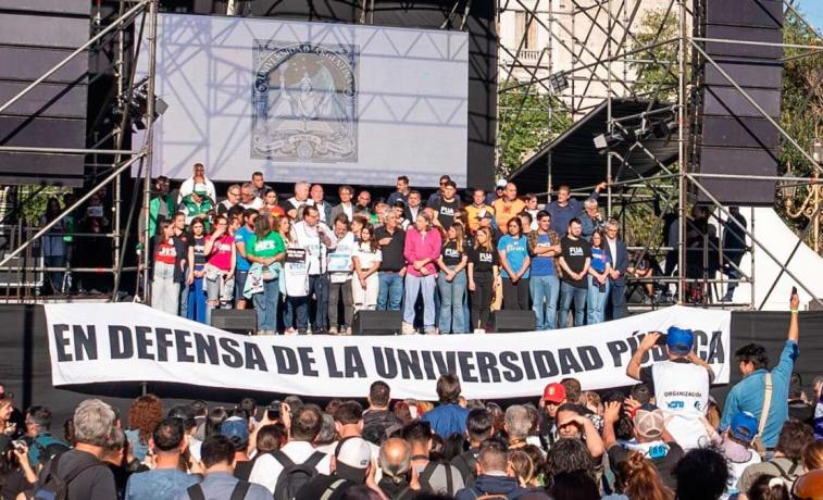 El Gobierno ofreció a las universidades un aumento a cambio de que retiren la demanda por el financiamiento