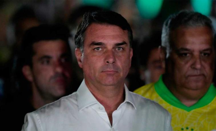 Flávio Bolsonaro se proclamó “presidente electo” de Brasil desde Estados Unidos