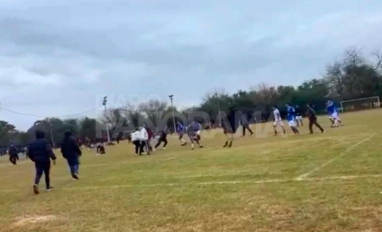 Video: violento episodio en un torneo de fútbol amateur terminó con varios heridos