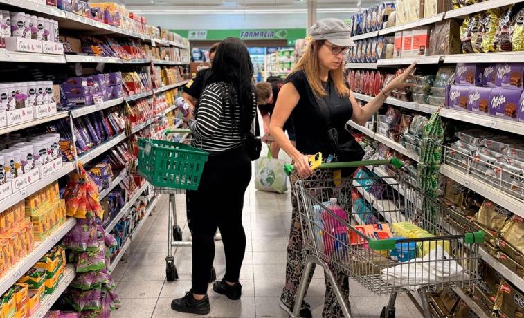 El Gobierno asegura que la inflación de junio estará abajo del 2%