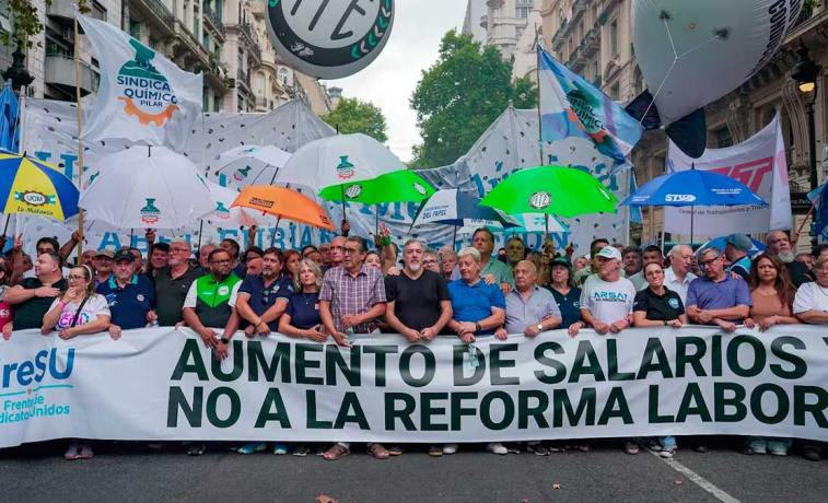Tras la reunión de su mesa chica, la CGT anticipó que irá a la Justicia si se aprueba la reforma laboral