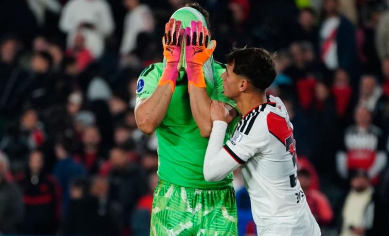 Batacazo Monumental: Independiente Santa Fe le ganó a River en penales y lo dejó afuera de la Sudamericana