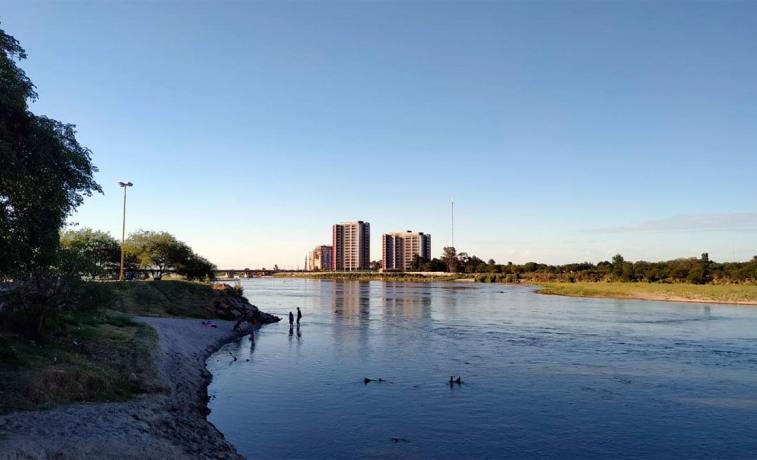 El martes llegará con cielo despejado y una tarde de 24 °C en Santiago