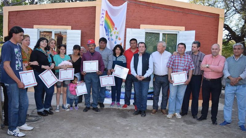 Prosigue la entrega de viviendas sociales en Clodomira, Estación