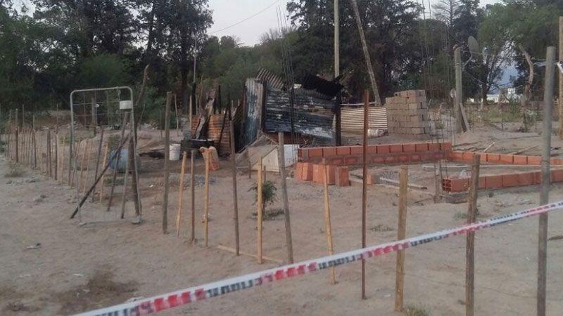 Prendió fuego su casa con su exmujer y un bebé en su interior - Diario