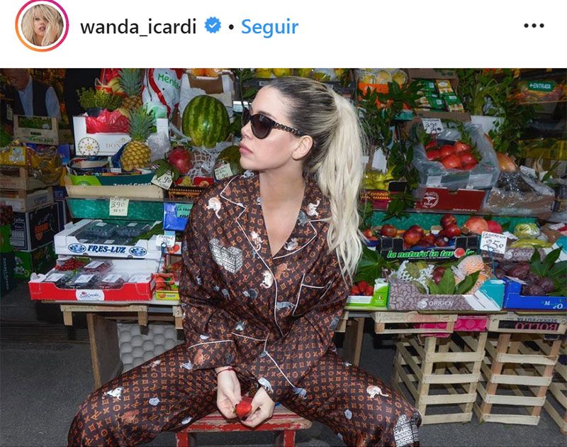 La insólita producción de Wanda Nara: con pijama en una verdulería
