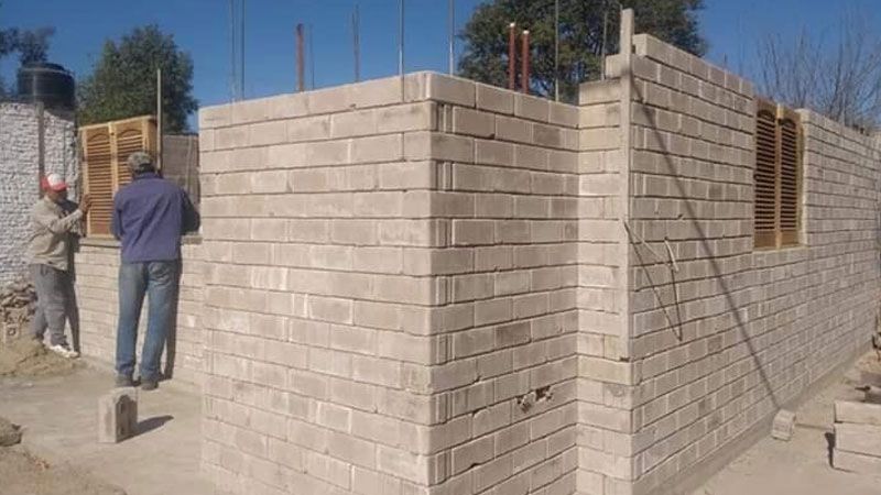 Construyen la primera vivienda social ecológica del departamento
