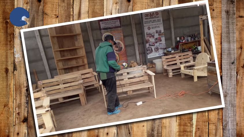 Ahora varios chicos los ayudan en el taller en el barrio Santa Lucía Ahora varios chicos los ayudan en el taller en el barrio Santa Lucía