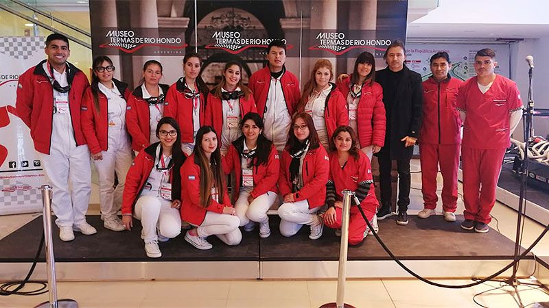 Personal del Museo del Automóvil que recibe a los turistas todos los días