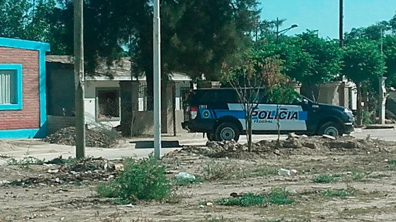 Policía Federal allana tres domicilios en el barrio Sarmiento
