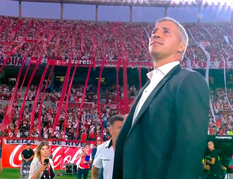 Resultado de imagen de HERNAN CRESPO OVACIONADO EN NUÑEZ