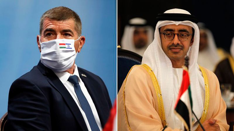 Los ministros de Exteriores Gabi Ashkenazi (Israel) y Abdulá bin Zayed al Nahyan (Emiratos Árabes Unidos) 