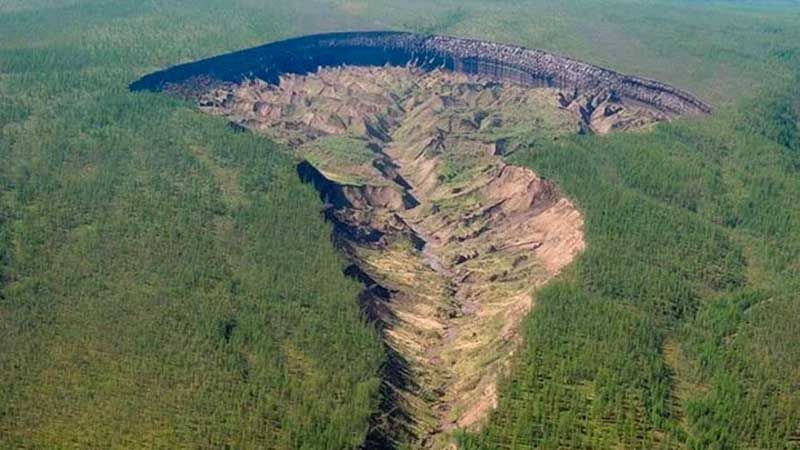 El cráter Batagaika, en los montes Cherski de la República de Sajá. 