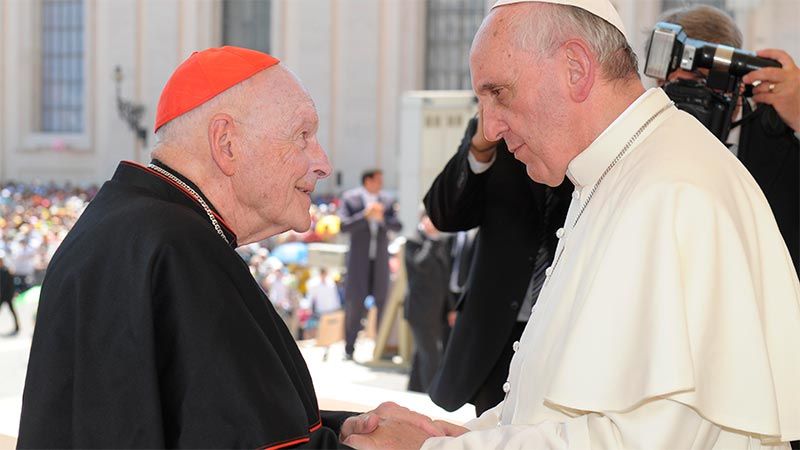 Theodore McCarrick y el papa Francisco 