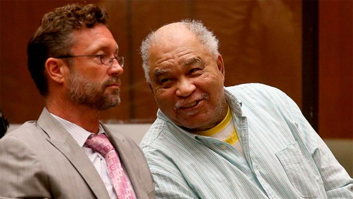 Samuel Little le habla a su abogado 