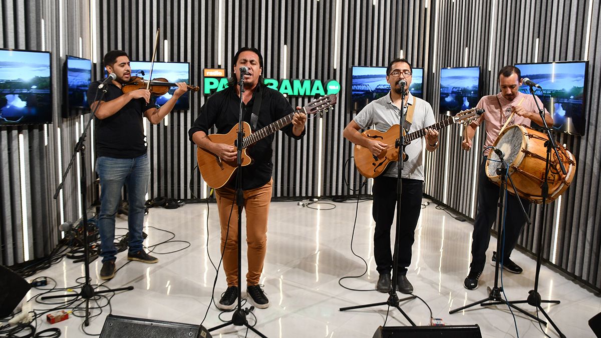 Claudio Acosta y su banda. 