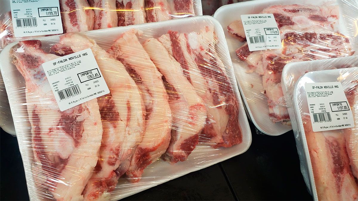 El Dipy compartió polémicas imágenes de carne a precios populares y