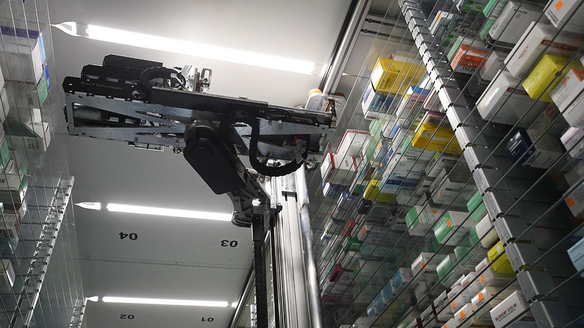 Robot Rowa Farmacia La Esquina 