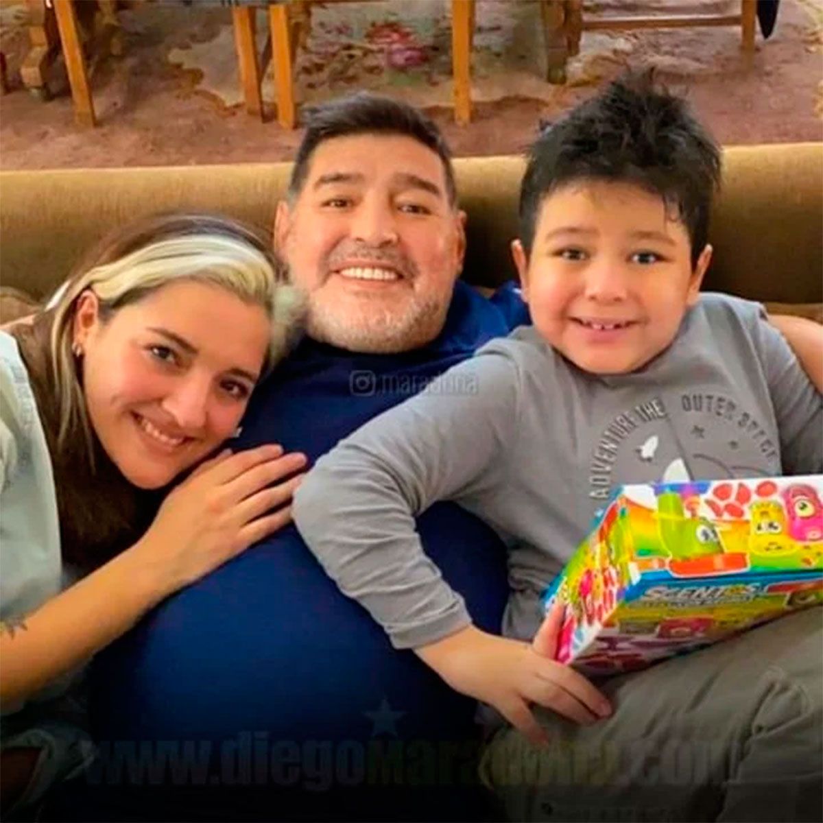 Diego Maradona con Dieguito Fernando y Jana 