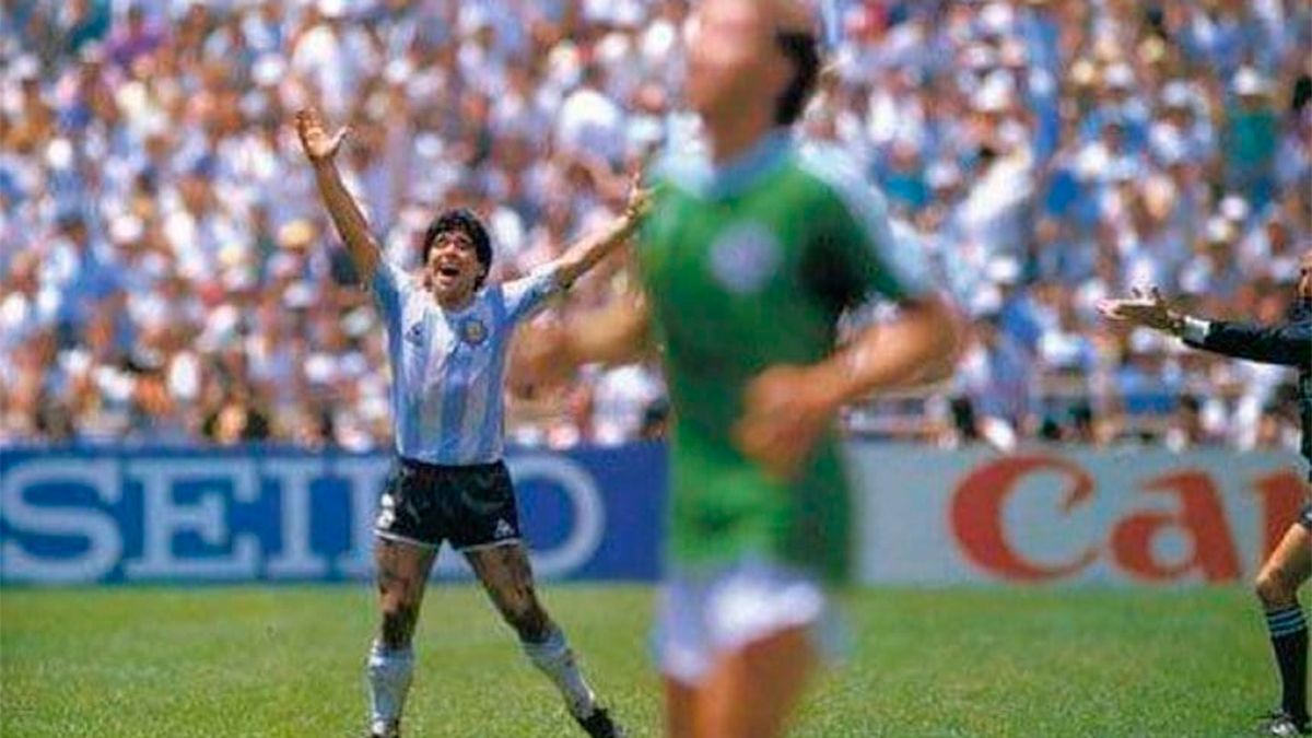 La foto inédita de Maradona del momento exacto en el que se consagra ...