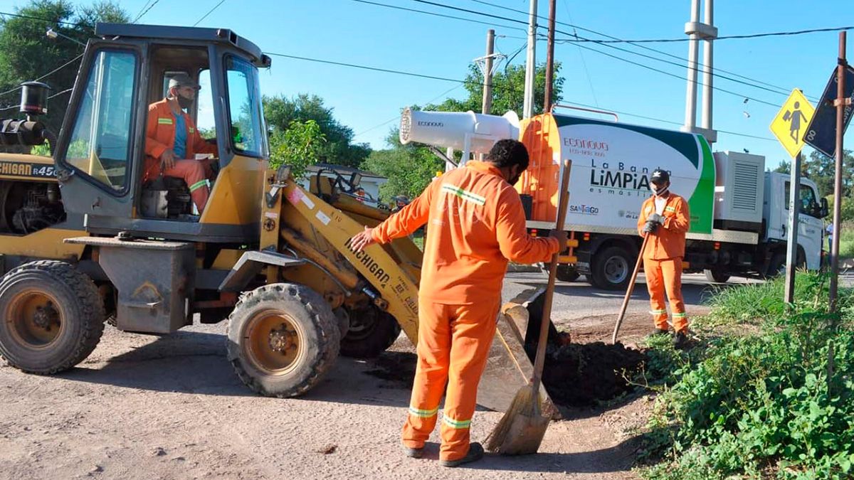 Realizan importante operativo de higiene en el barrio Ampliación Parque ...