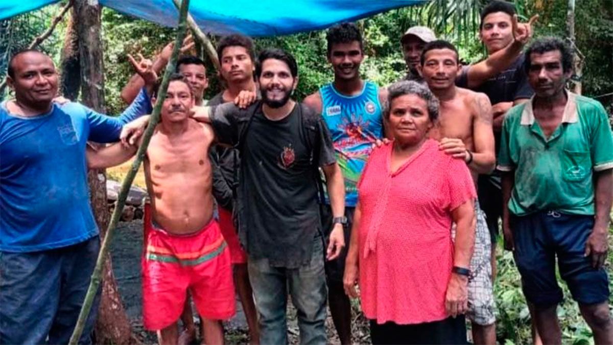 Antonio junto a los recolectores 