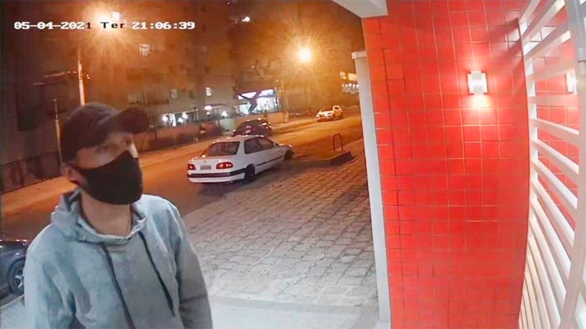 Imagen captada por cámara de seguridad 