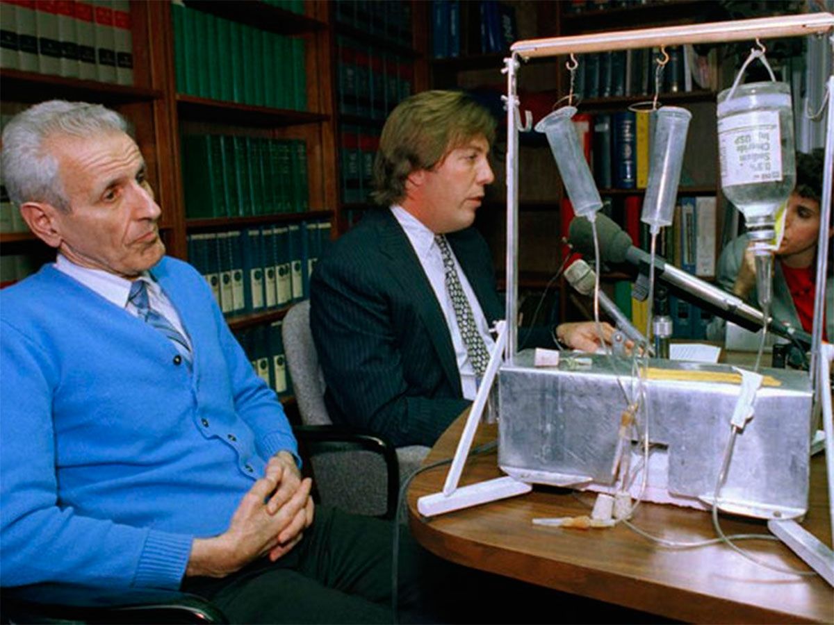 Jack y una de sus máquinas 