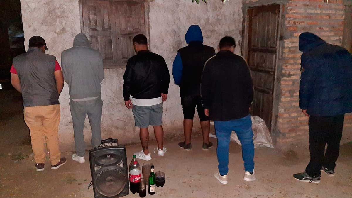 Demoran a 10 jóvenes que participaban de una fiesta clandestina en Los Juríes - Vimarsana News