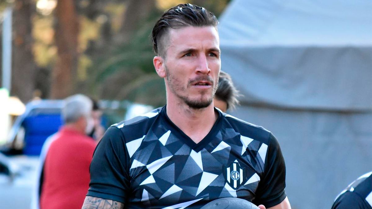 Franco Sbuttoni y su regreso a las prácticas: Quiero jugar y ayudar al equipo - Vimarsana News