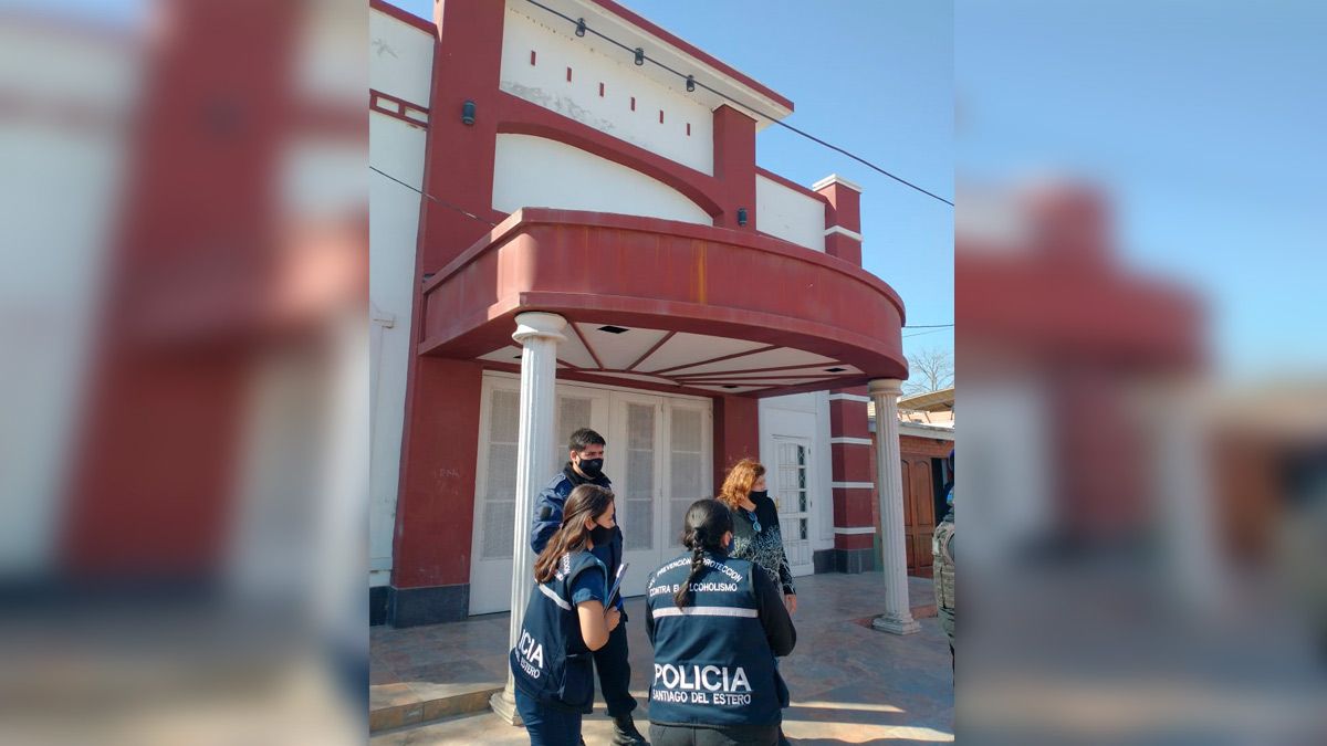 Dos fiestas clandestinas fueron desarticuladas por la policía en La Banda - Vimarsana News