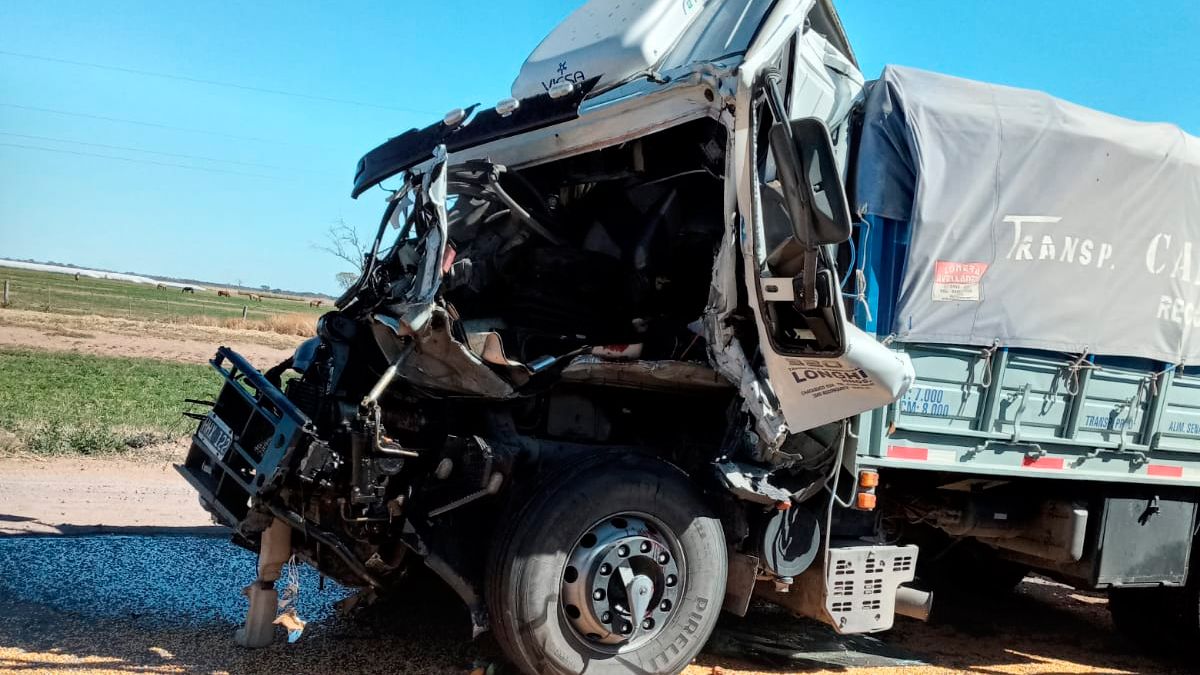 Impresionante choque de camiones sobre ruta 21 Diario Panorama