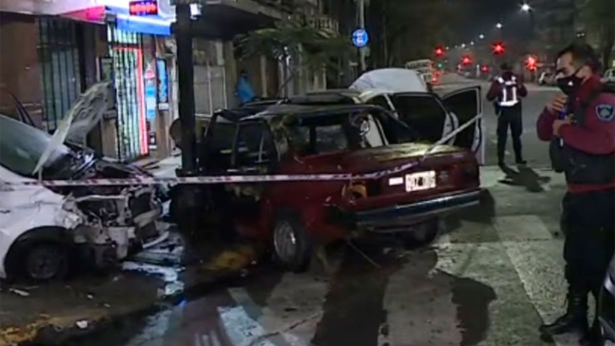 Un choque múltiple en CABA dejó un muerto y un auto incendiado Diario