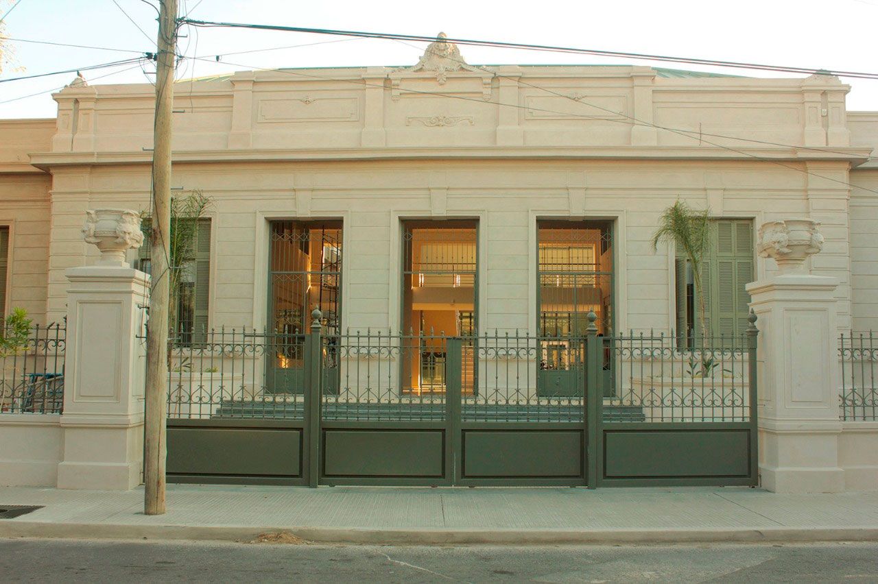 Nuevo ingreso por calle Saenz Peña 