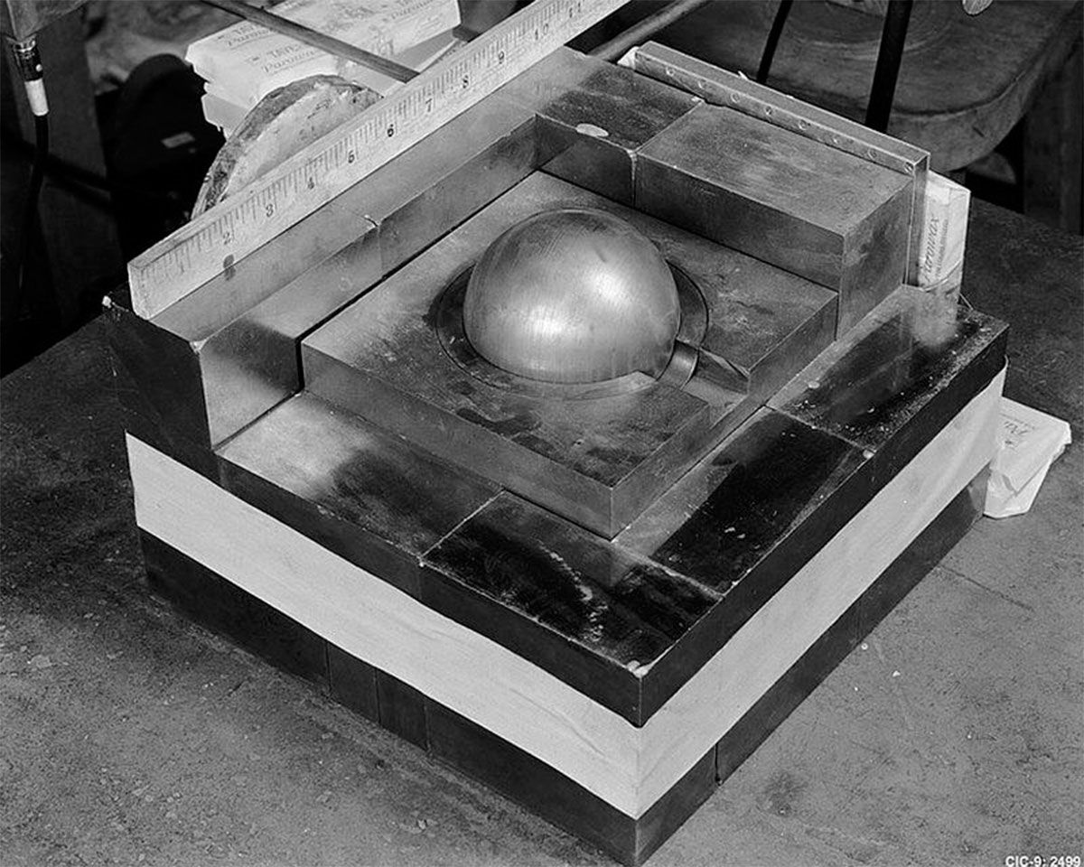 Daghlian apilaba bloques alrededor del núcleo de plutonio. 