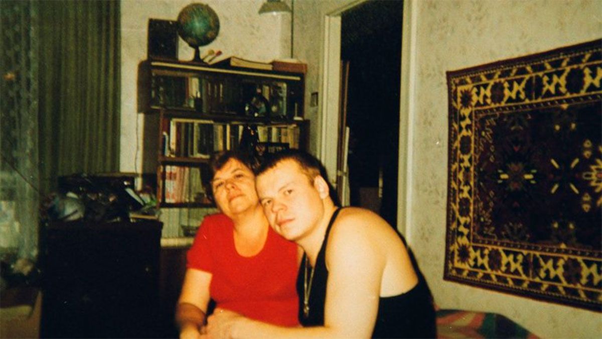 Dmitry Kolesnikov y su madre 