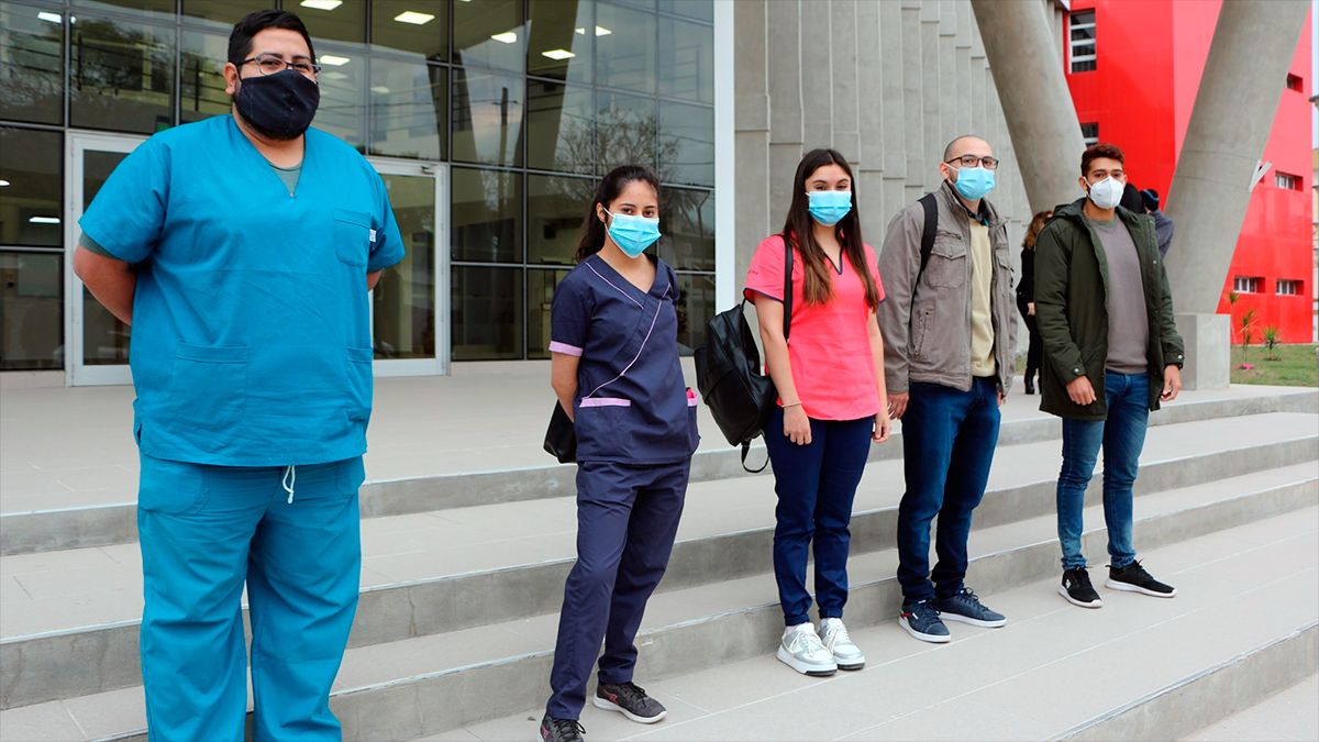 Los primeros médicos y médicas de la UNSE cada vez más cerca Diario