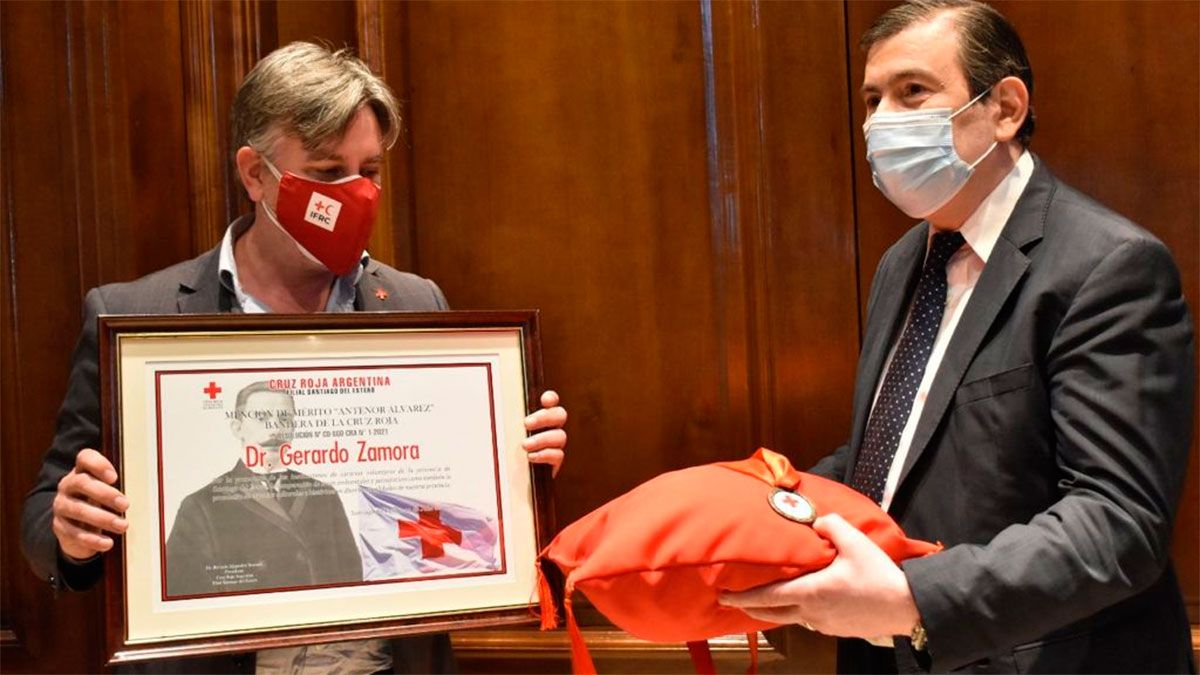 Zamora con la Cruz Roja 