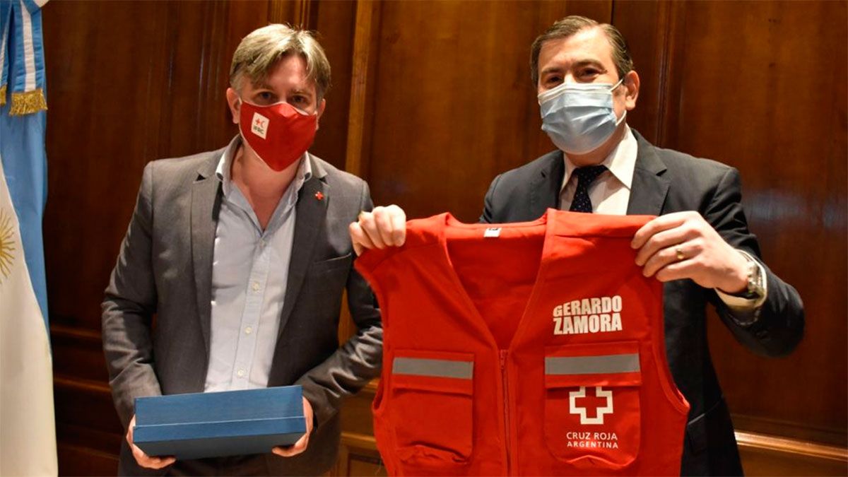 Zamora con la Cruz Roja 