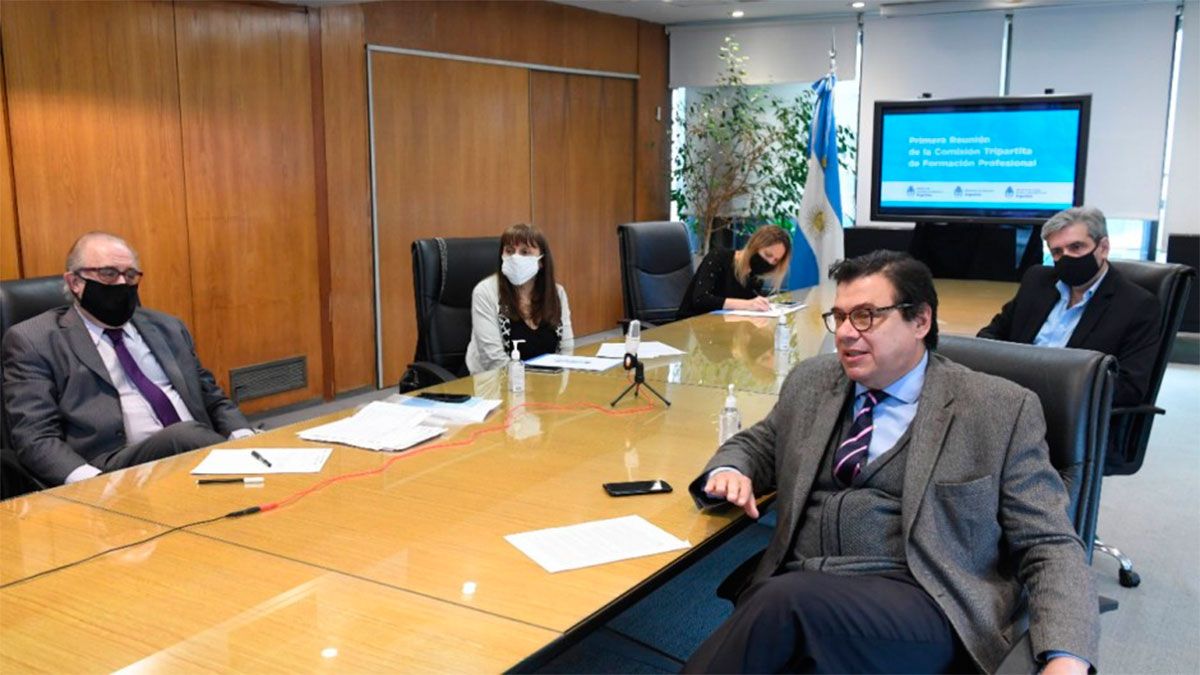 Convocan a una nueva reunión del Consejo del Salario para el 30 de septiembre - Diario Panorama Movil