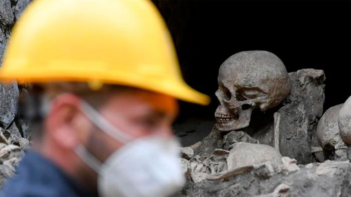 Los restos cubiertos con maderas 