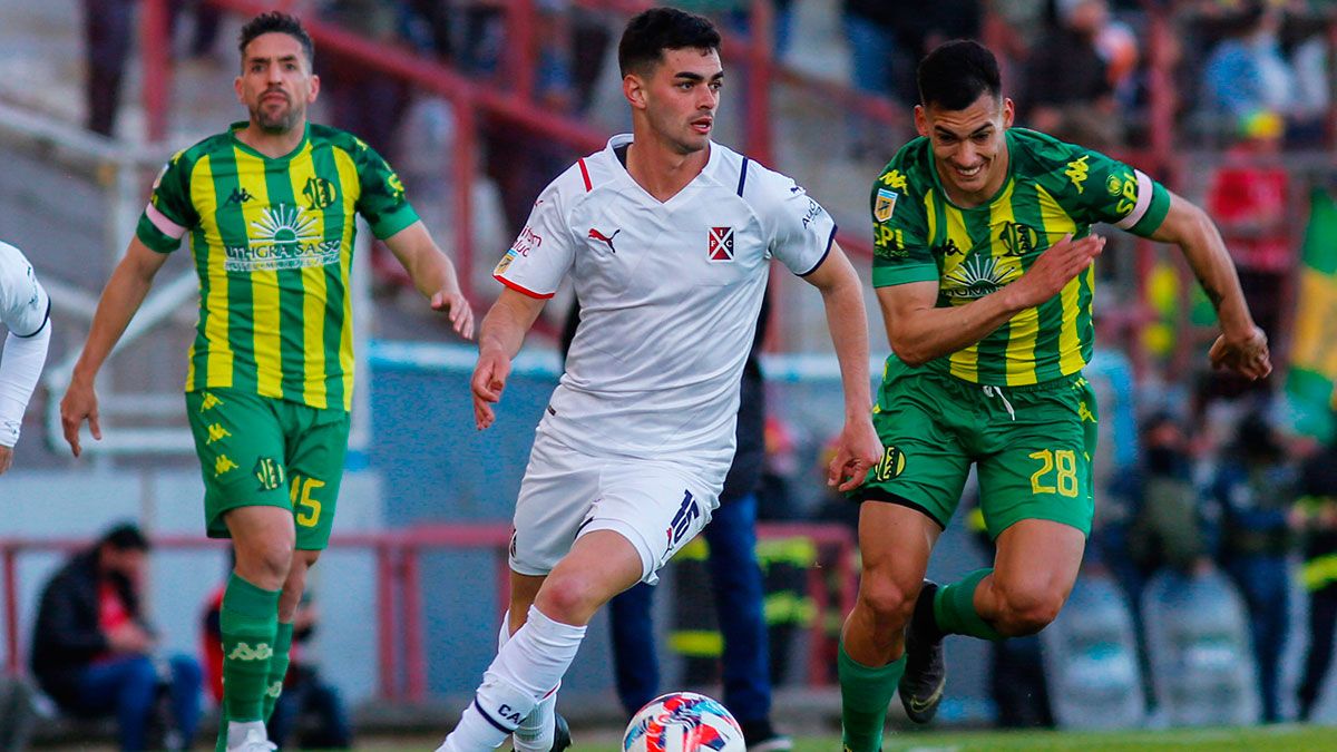 El Aldosivi de Palermo se sacó la mufa con un valioso triunfo ante Independiente - Diario Panorama Movil