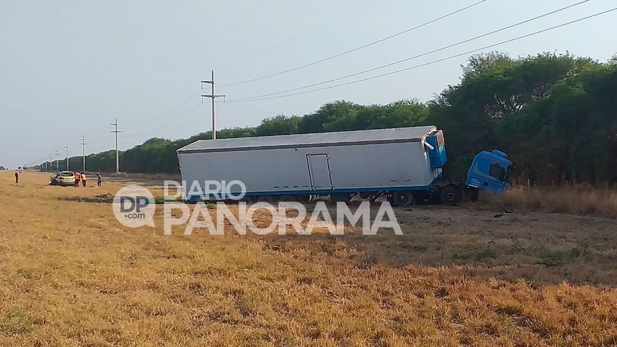 Una mujer murió en violento choque entre un camión y un auto - Diario ...