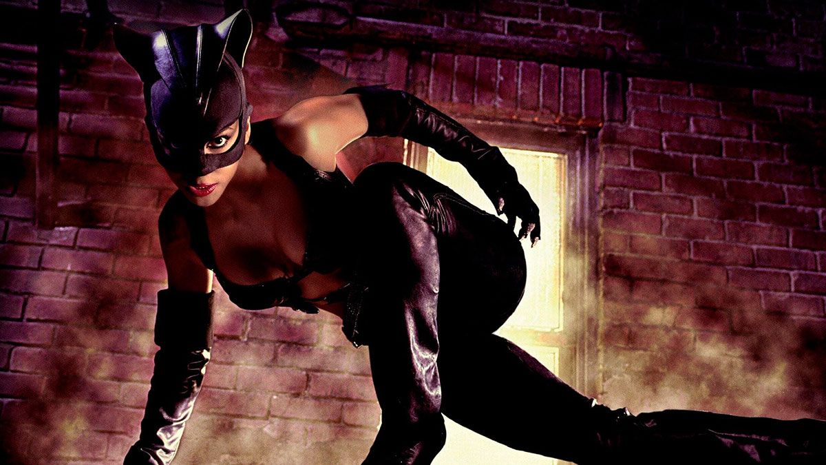 La poco feliz versión de Halle Berry de Catwoman. 