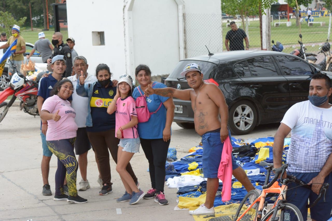 hinchas boca santiago 