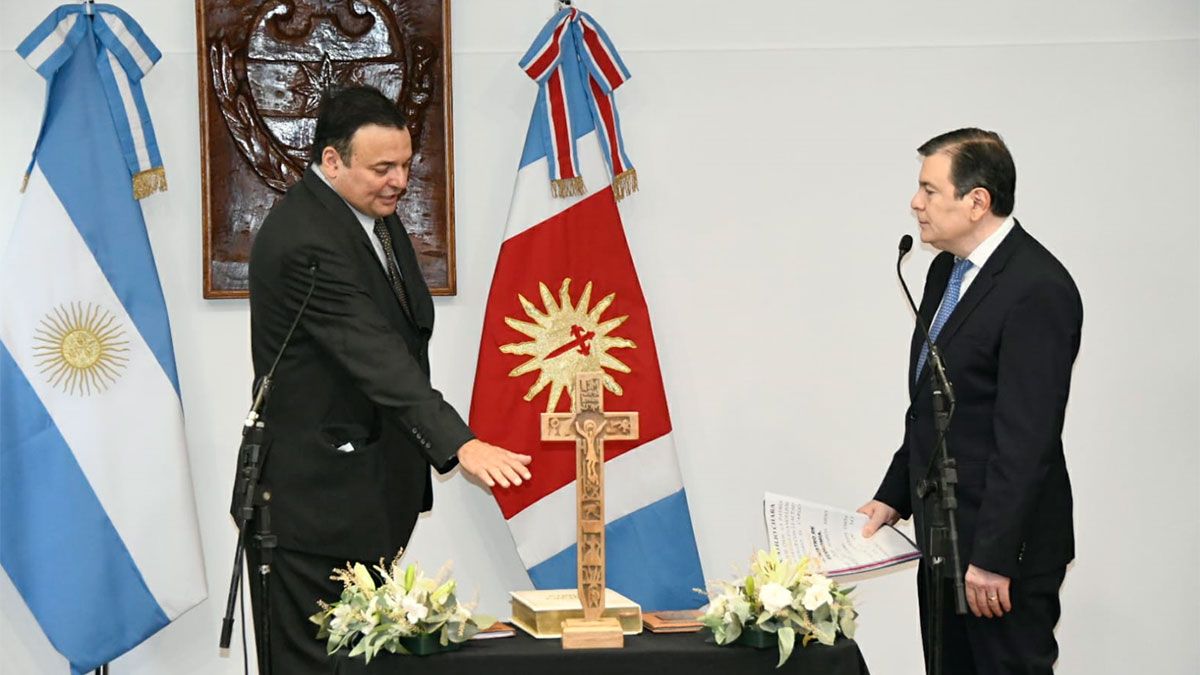 Atilio Chara, ministro de Economía. 