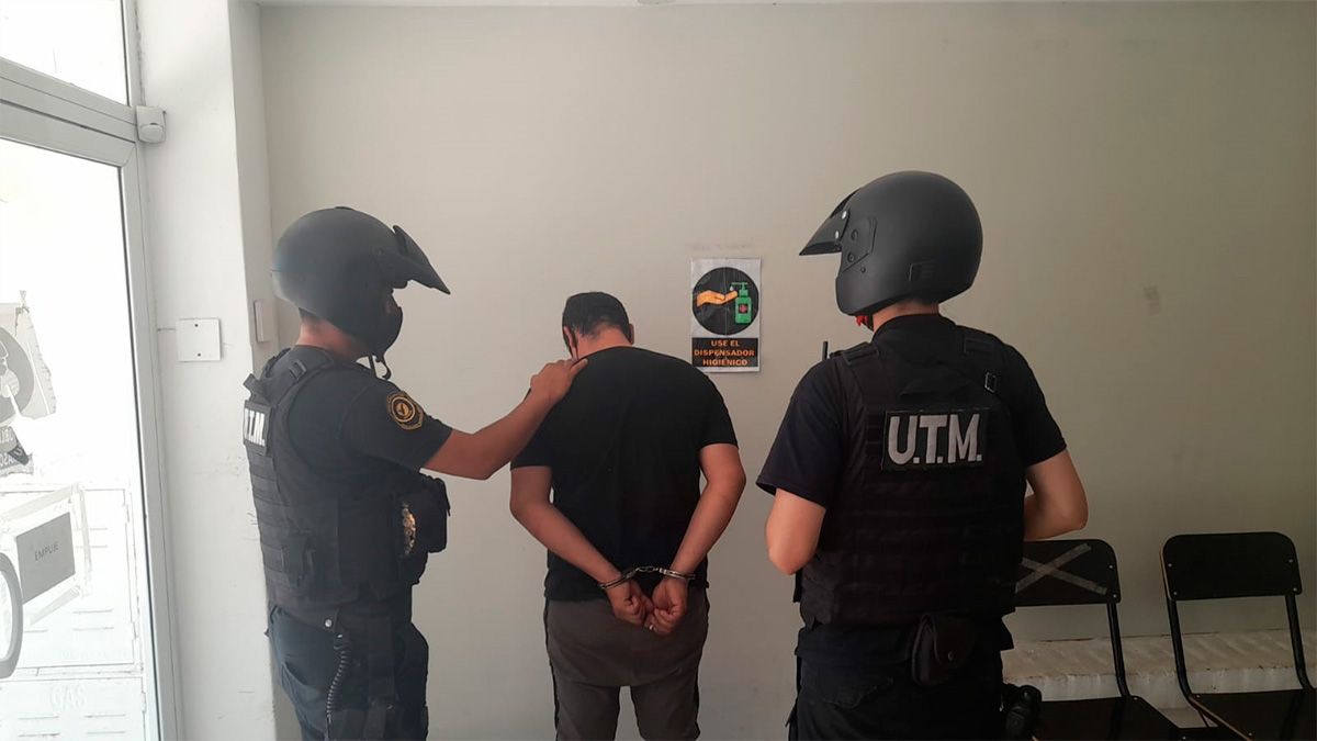Detienen a un sujeto por violencia de género y le secuestran armas ...