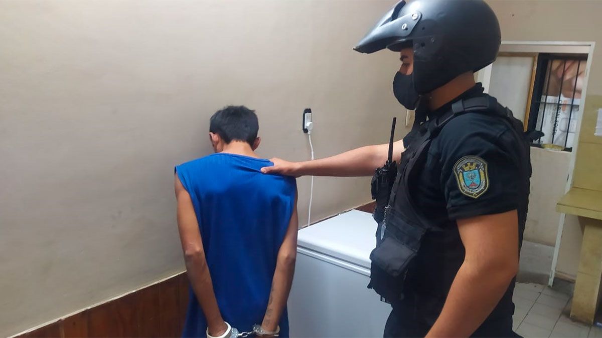La policía evitó un robo en el barrio Newbery y detuvo a un joven