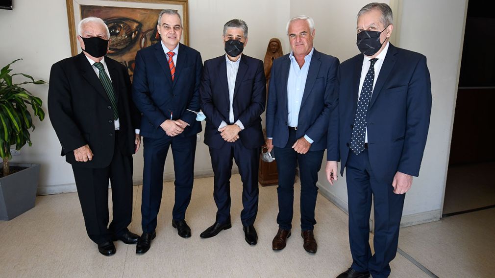El Presidente de YPF se reunió con el Lic. Gustavo Ick y destacó el ...