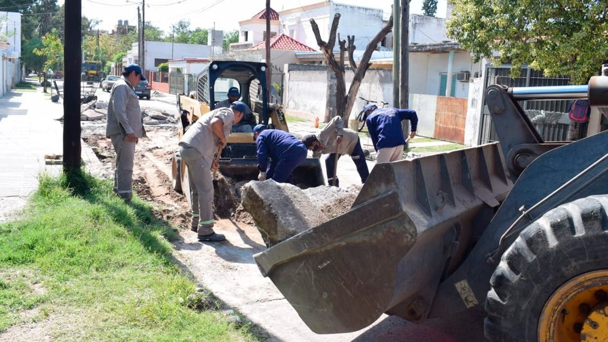Capital trabaja con su programa de mantenimiento de calles en el barrio ...
